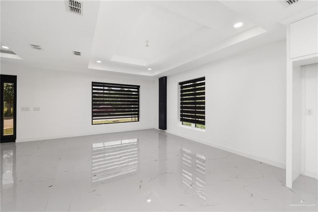 915 Encino Drive, Weslaco, TX 78596