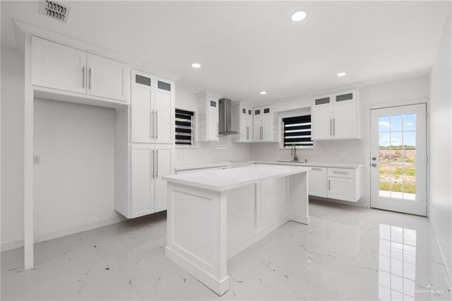 915 Encino Drive, Weslaco, TX 78596