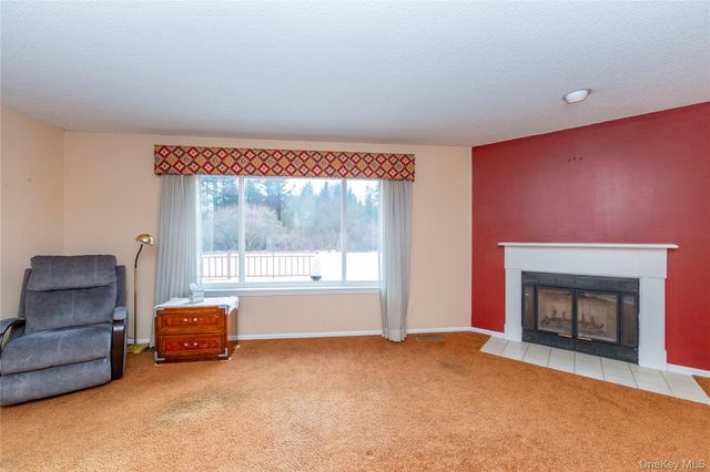 13 Cushing Green S, Pawling, NY 12564