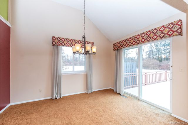 13 Cushing Green S, Pawling, NY 12564