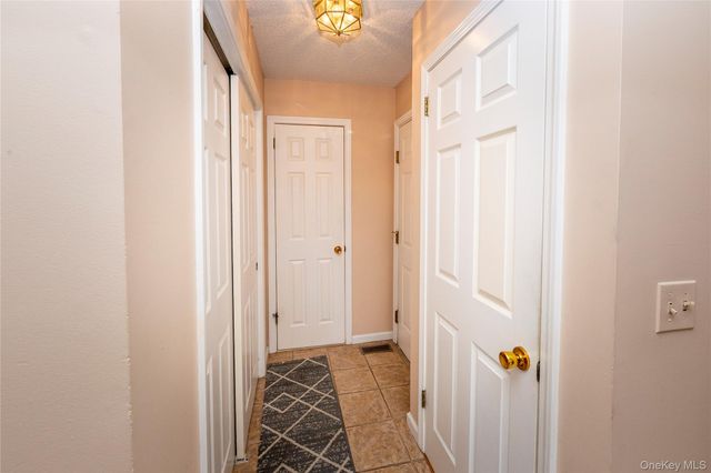 13 Cushing Green S, Pawling, NY 12564