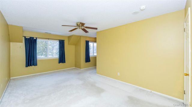 13 Cushing Green S, Pawling, NY 12564