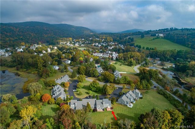 13 Cushing Green S, Pawling, NY 12564