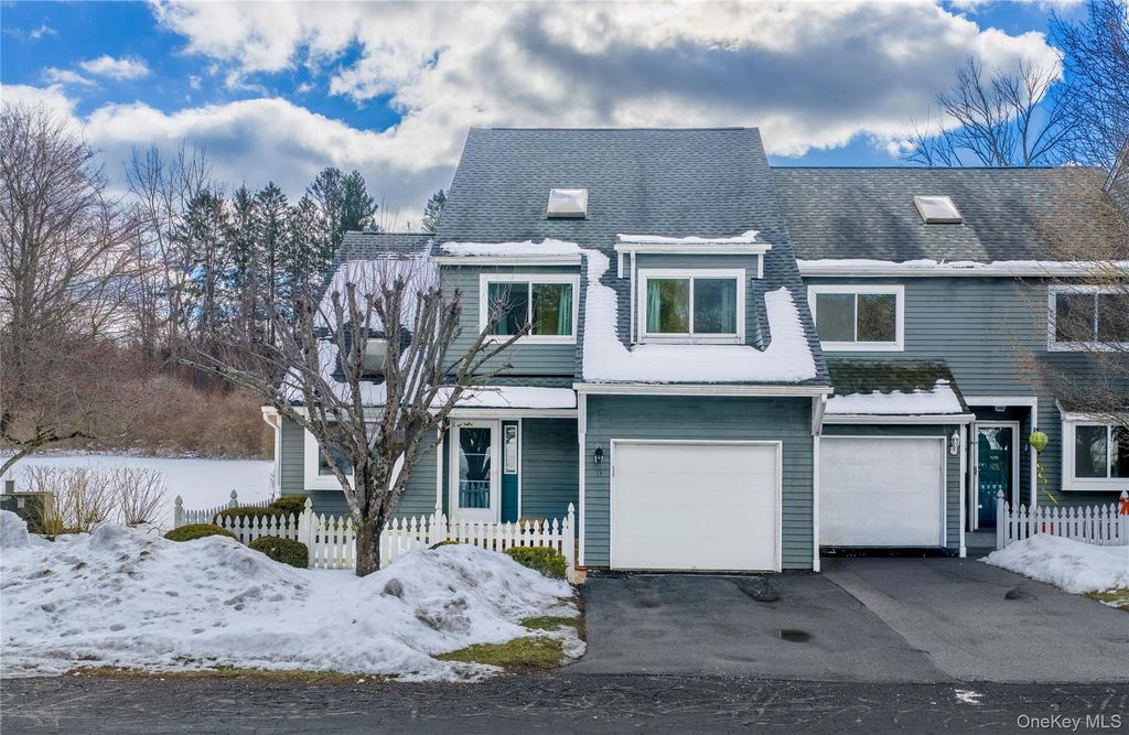 13 Cushing Green S, Pawling, NY 12564