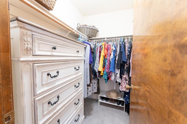 1034 E Oakridge Avenue, Visalia, CA 93292