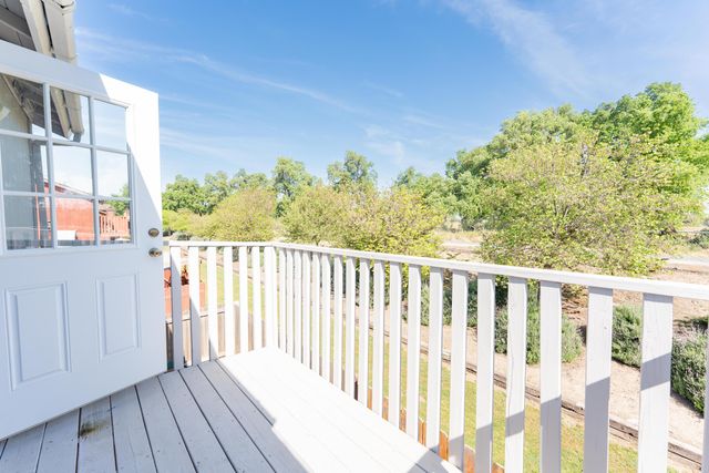 1034 E Oakridge Avenue, Visalia, CA 93292