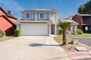 1034 E Oakridge Avenue, Visalia, CA 93292