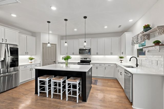 7124 Pepper Tree Cir, Fairview, TN 37062