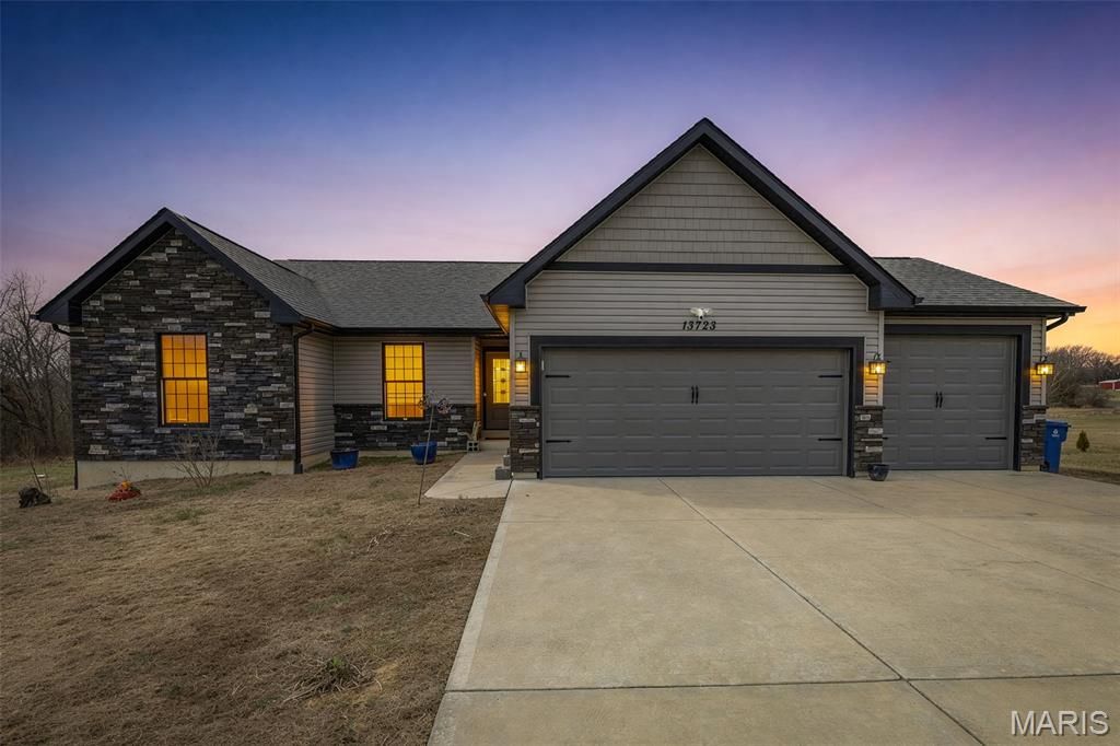 13723 Willow Wind Drive, De Soto, MO 63020