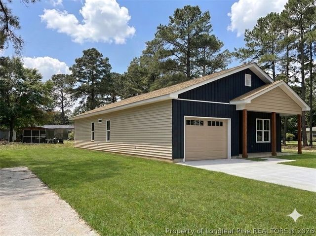 312 Scurlock Court, Raeford, NC 28376