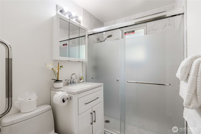 7025 25th Avenue NE, Seattle, WA 98115