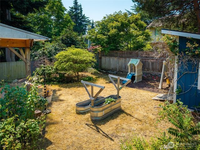 7025 25th Avenue NE, Seattle, WA 98115