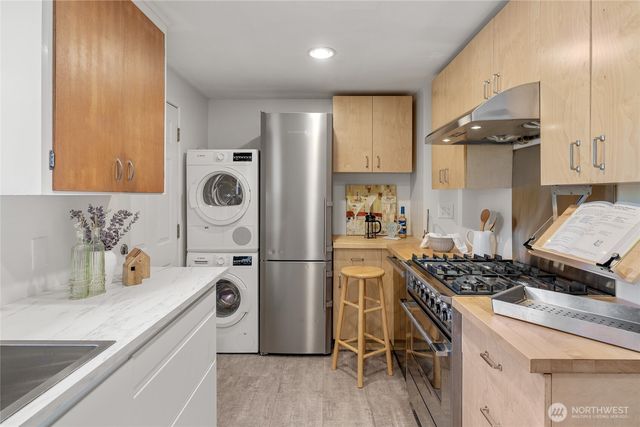 7025 25th Avenue NE, Seattle, WA 98115