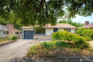 7025 25th Avenue NE, Seattle, WA 98115