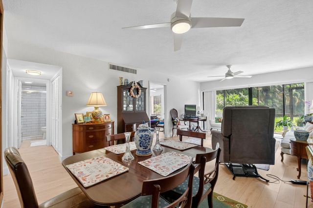 3050 Presidential Way 106, West Palm Beach, FL 33401