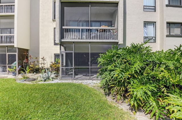 3050 Presidential Way 106, West Palm Beach, FL 33401