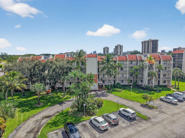 3050 Presidential Way 106, West Palm Beach, FL 33401
