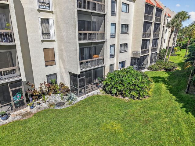 3050 Presidential Way 106, West Palm Beach, FL 33401