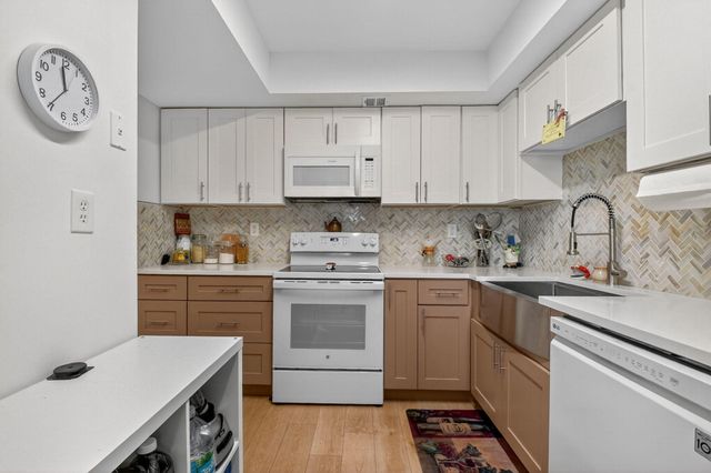 3050 Presidential Way 106, West Palm Beach, FL 33401