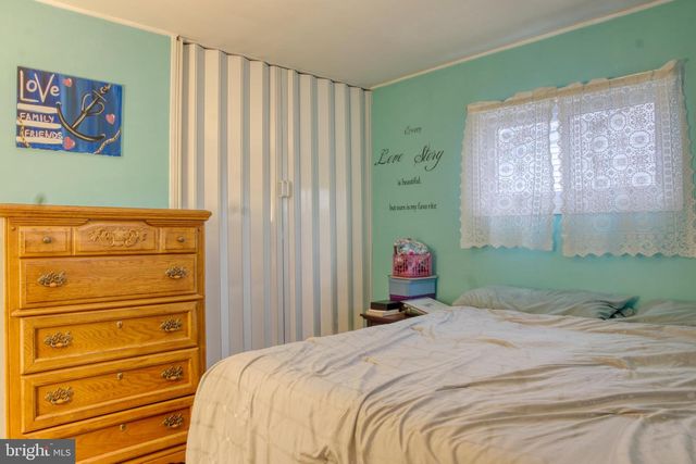 53 MICAHILL RD, Levittown, PA 19056