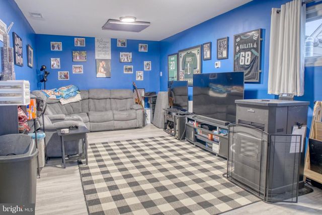 53 MICAHILL RD, Levittown, PA 19056