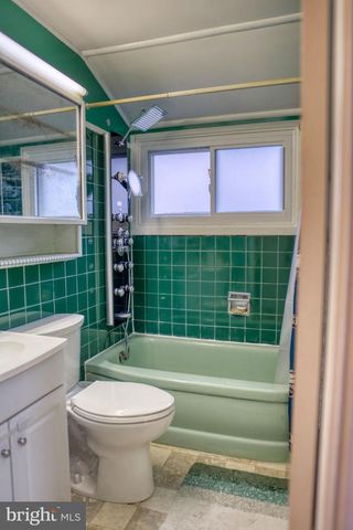 53 MICAHILL RD, Levittown, PA 19056