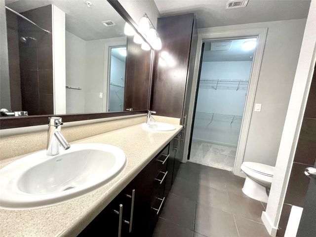 2525 Mccue St Road 313, Houston, TX 77056