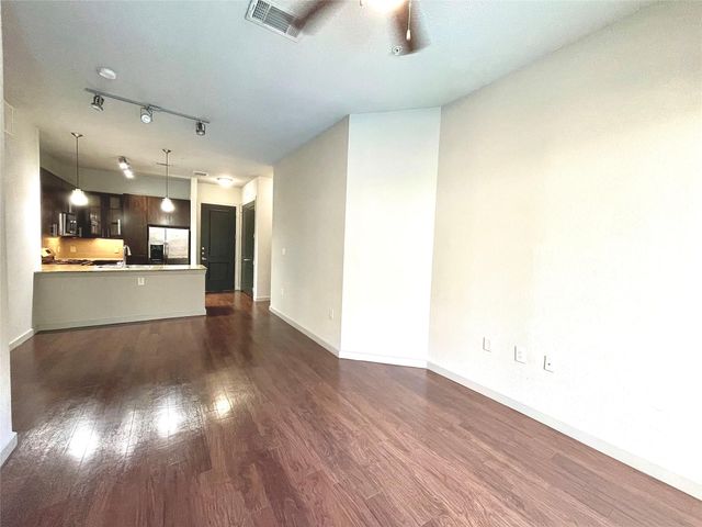 2525 Mccue St Road 313, Houston, TX 77056