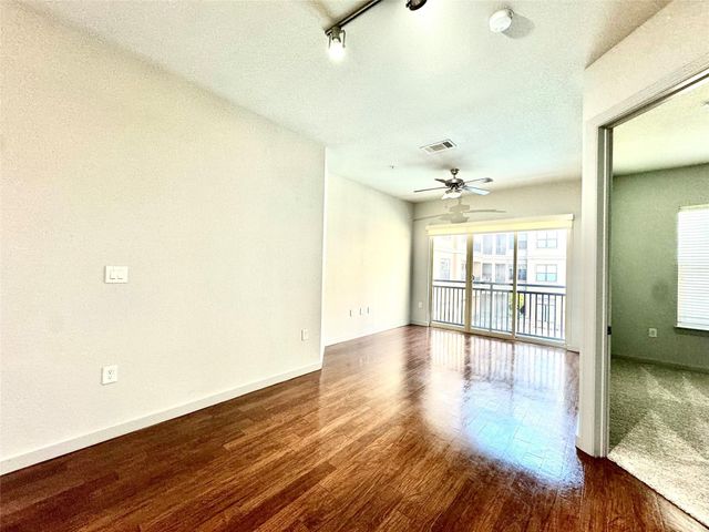2525 Mccue St Road 313, Houston, TX 77056