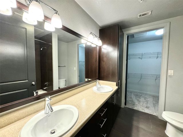 2525 Mccue St Road 313, Houston, TX 77056