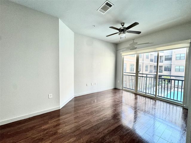 2525 Mccue St Road 313, Houston, TX 77056