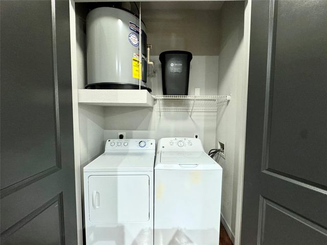 2525 Mccue St Road 313, Houston, TX 77056