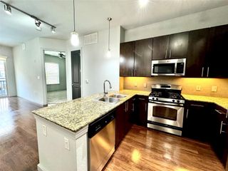 2525 Mccue St Road 313, Houston, TX 77056