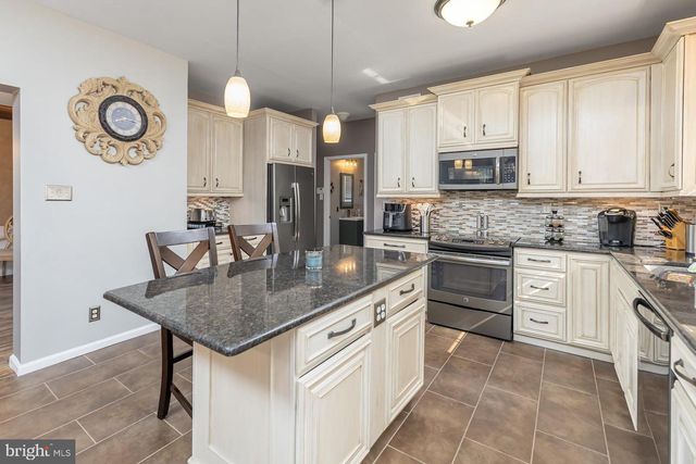 1001 GRAY FOX CT, Sewell, NJ 08080