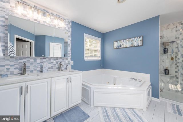 1001 GRAY FOX CT, Sewell, NJ 08080