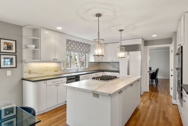 100 Albion Rd, Wellesley, MA 02481