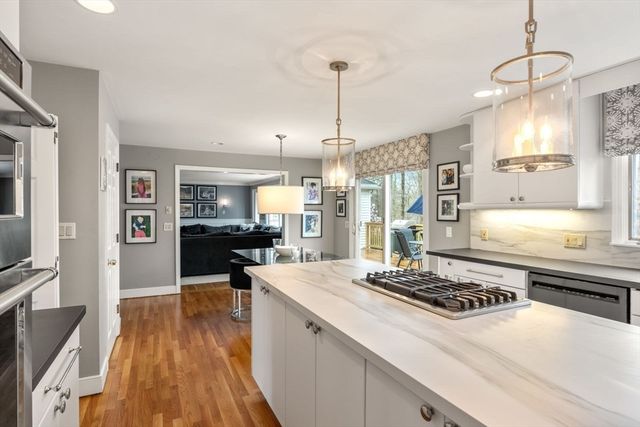 100 Albion Rd, Wellesley, MA 02481