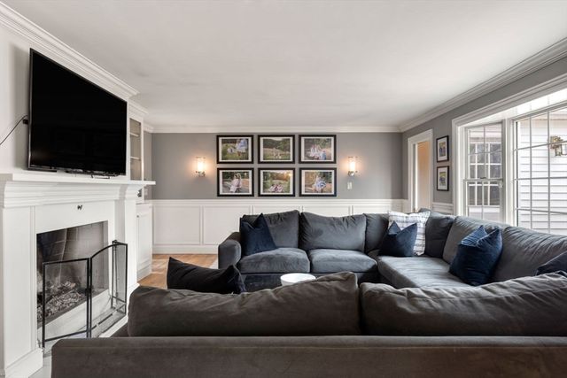 100 Albion Rd, Wellesley, MA 02481