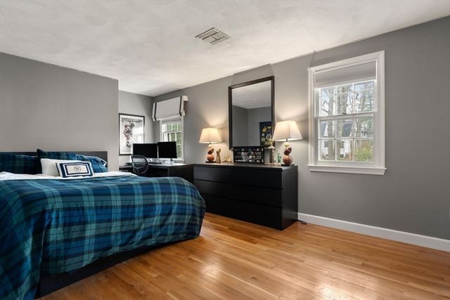 100 Albion Rd, Wellesley, MA 02481