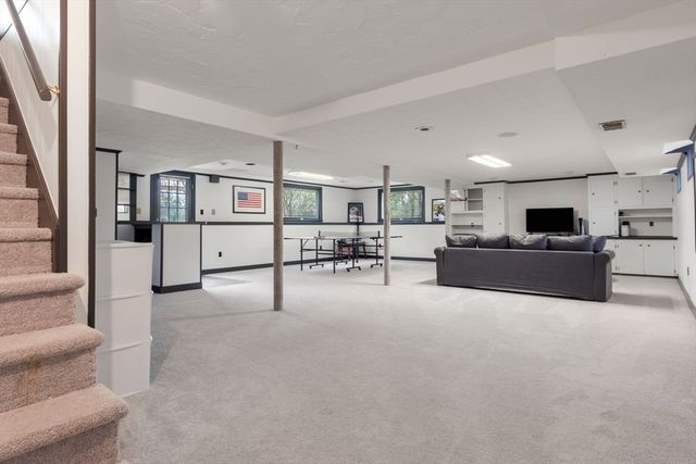 100 Albion Rd, Wellesley, MA 02481