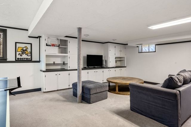 100 Albion Rd, Wellesley, MA 02481