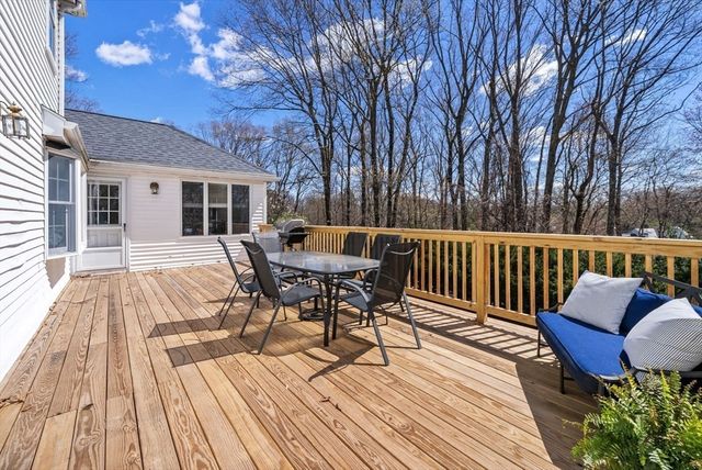 100 Albion Rd, Wellesley, MA 02481