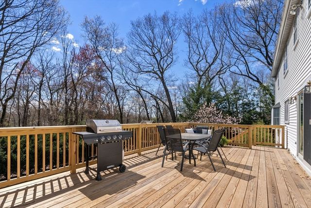 100 Albion Rd, Wellesley, MA 02481