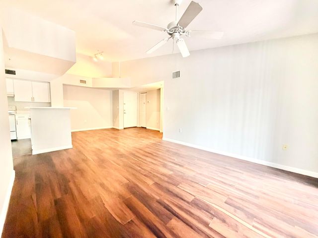 4856 N State Rd 7 1207, Coconut Creek, FL 33073
