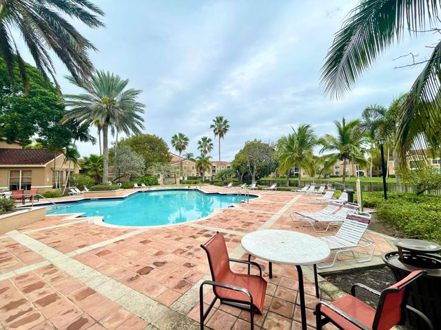 4856 N State Rd 7 1207, Coconut Creek, FL 33073