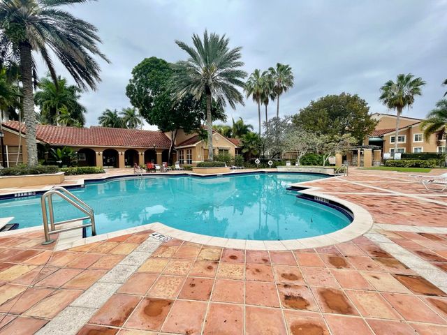 4856 N State Rd 7 1207, Coconut Creek, FL 33073