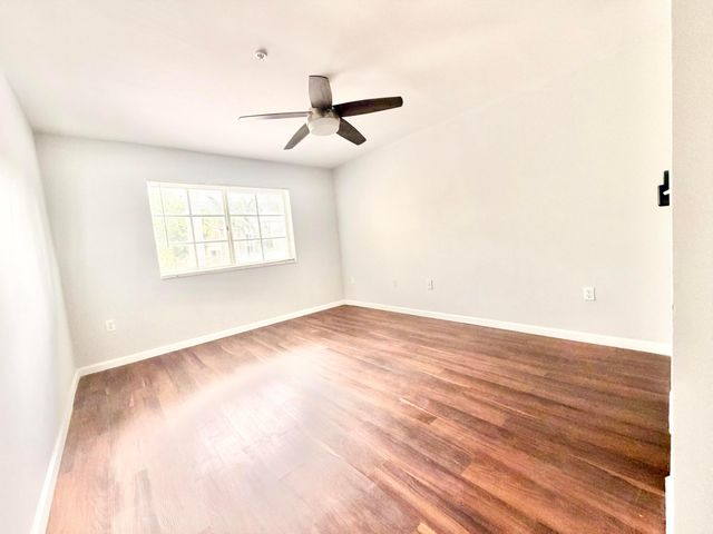 4856 N State Rd 7 1207, Coconut Creek, FL 33073