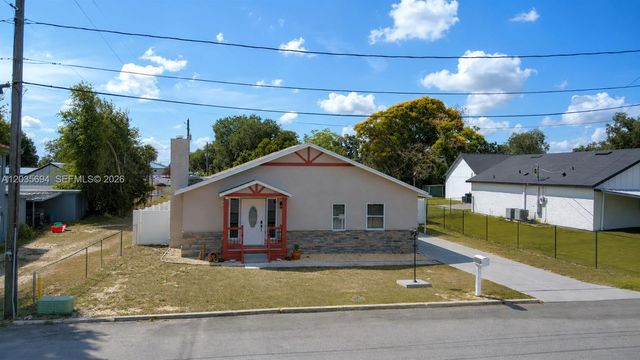 208 Center Street, Auburndale, FL 33823