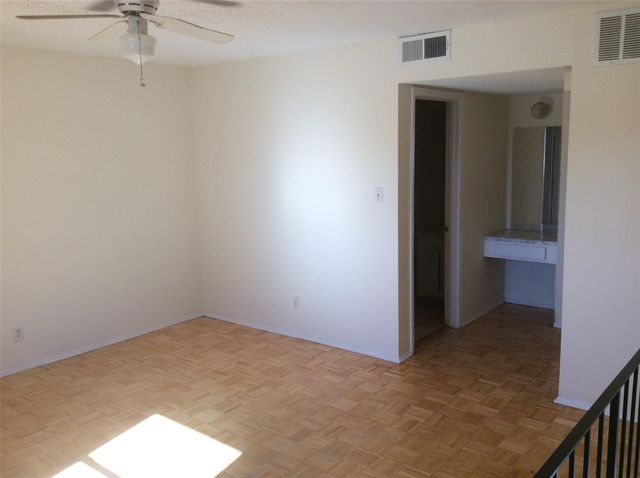 1737 Wooten Park DR 102, Austin, TX 78757