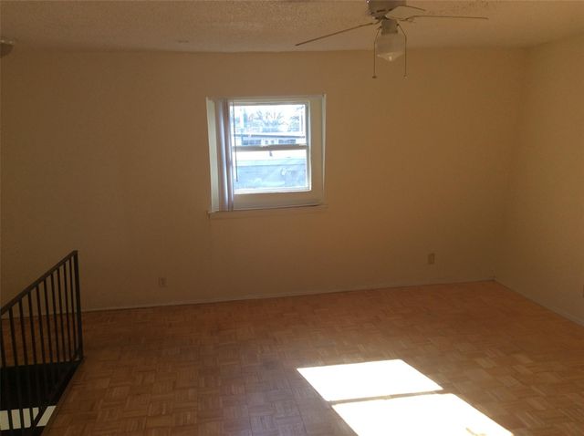 1737 Wooten Park DR 102, Austin, TX 78757